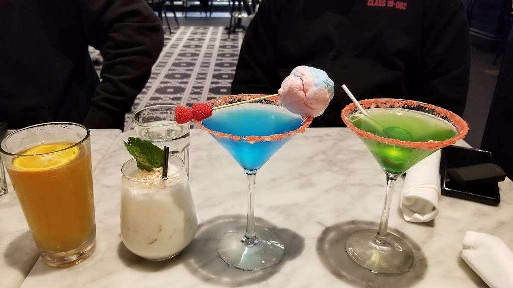 Sugar Factory Chicago-Rosemont | 5445 Park Pl, Rosemont, IL 60018, USA | Phone: (847) 233-9010