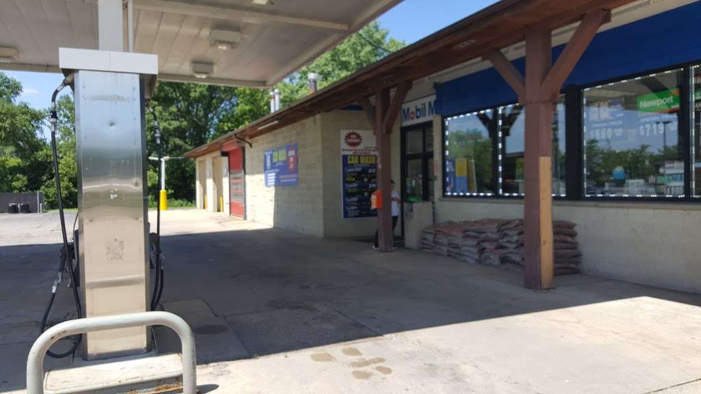 Gas Station | 520 Newport Ct, Island Lake, IL 60042, USA
