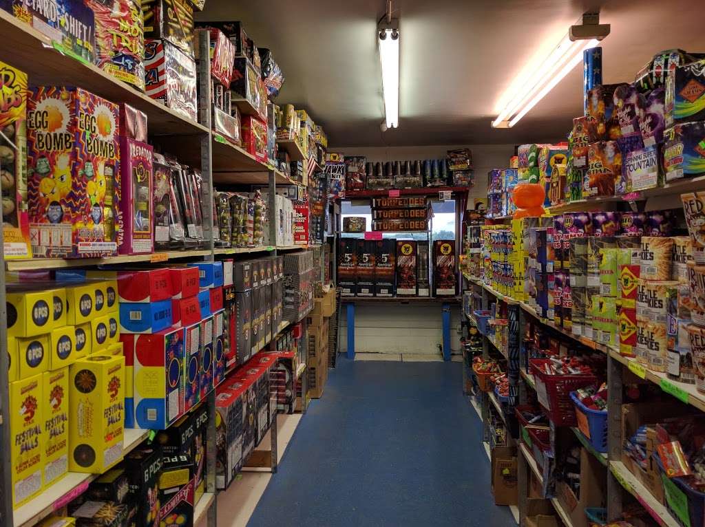 Dynamite Fireworks | 4218 Calumet Ave, Hammond, IN 46320 | Phone: (219) 937-4090