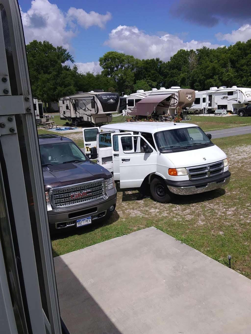 Southern Oaks RV Resort | 14140 US-441, Summerfield, FL 34491, USA | Phone: (352) 347-2550