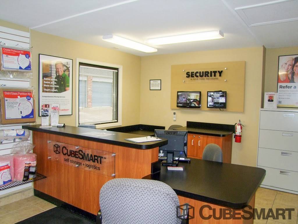 CubeSmart Self Storage | 1390 S Valentia St, Denver, CO 80247, USA | Phone: (303) 368-0334