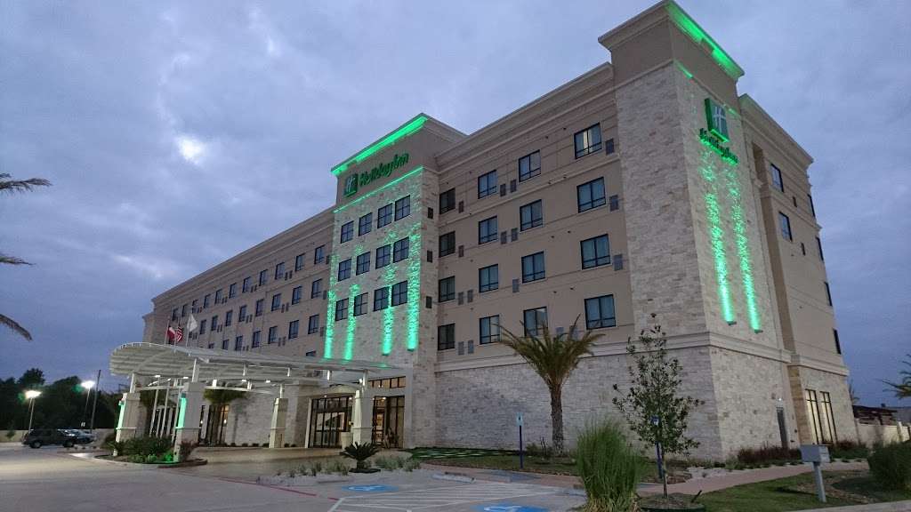 Holiday Inn Houston NE - Bush Airport Area | 18555 Kenswick Dr, Humble, TX 77338, USA | Phone: (281) 540-3600