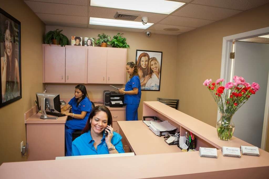 Florida Smiles Dental | 2211 NE 36th St #201, Lighthouse Point, FL 33064, USA | Phone: (954) 603-7397