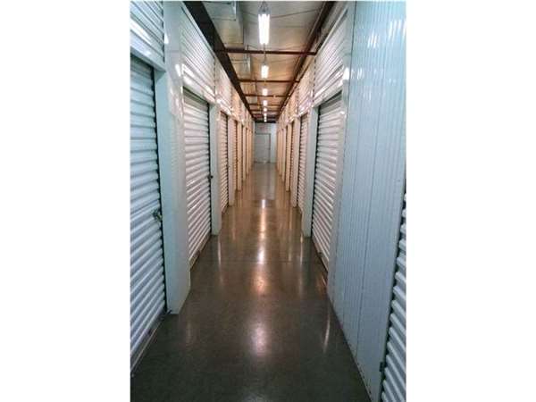 SecurCare Self Storage | 920 W County Line Rd, Indianapolis, IN 46217, USA | Phone: (317) 342-8162