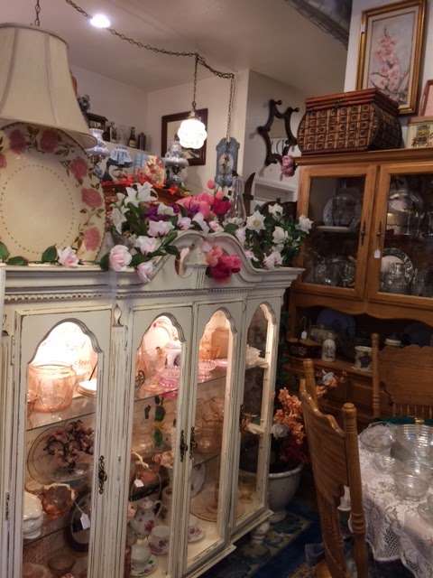 Alices Vintage Cottage | 1255 Apple Ave, Wrightwood, CA 92397, USA | Phone: (909) 800-1687