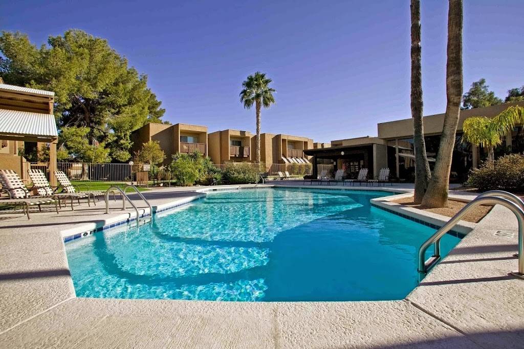 Claremont Villas at Broadway Apartments | 6901 E Broadway Blvd, Tucson, AZ 85710, USA | Phone: (520) 885-3590