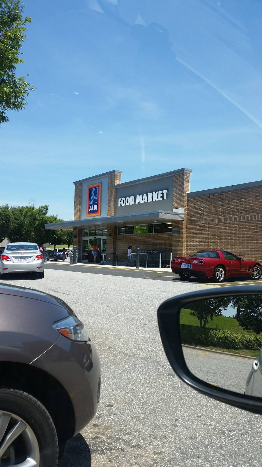 ALDI | 2715 Peters Creek Pkwy, Winston-Salem, NC 27127 | Phone: (855) 955-2534