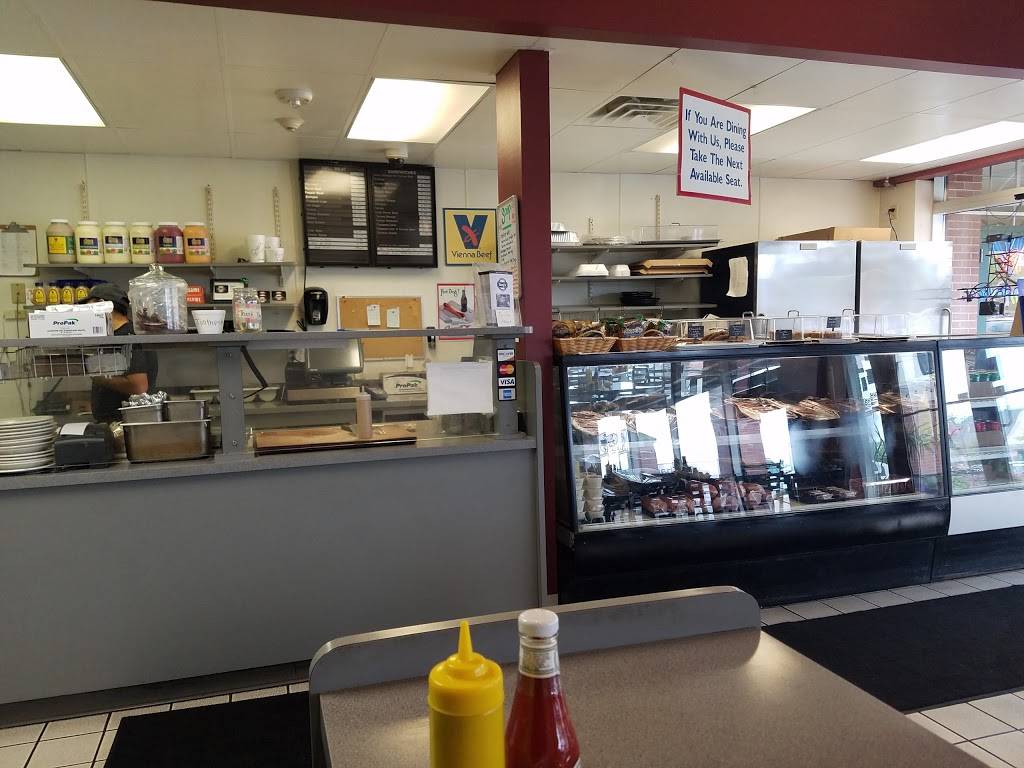 Benjis Deli | 8683 N Port Washington Rd, Milwaukee, WI 53217, USA | Phone: (414) 228-5130