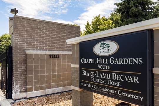 Chapel Hill Gardens South Funeral Home | 11333 Central Ave, Oak Lawn, IL 60453 | Phone: (708) 636-1200