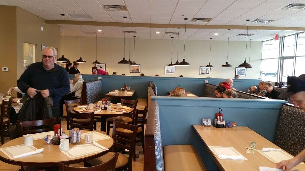 Dinos Restaurant | 2080 Niles Ave #400, St Joseph, MI 49085, USA | Phone: (269) 982-0229