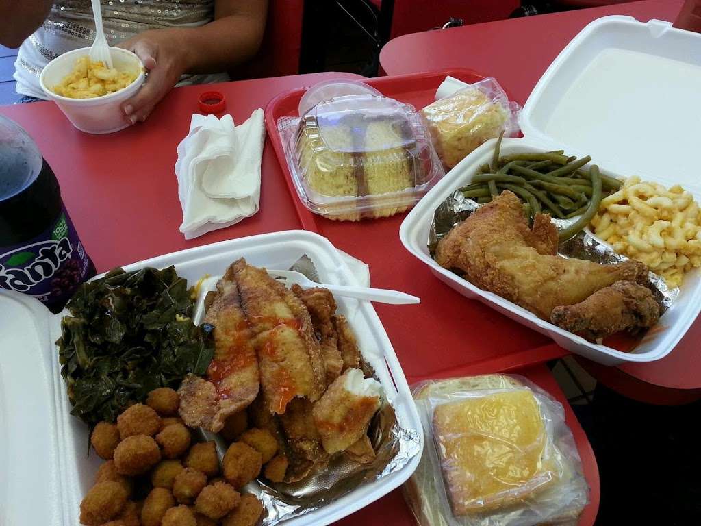 L & G Southern Soul Food | 317 S Dupont Hwy, New Castle, DE 19720 | Phone: (302) 322-7774