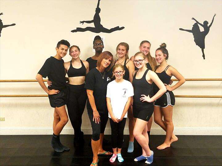 Ginas School of Dance | 637 W Mondamin St, Minooka, IL 60447 | Phone: (815) 467-7582