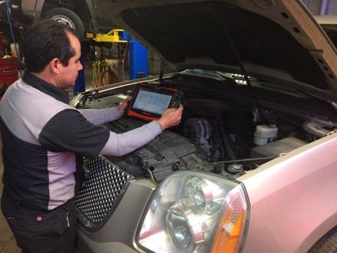 Reveles Auto Service | 3421 English Ave, Indianapolis, IN 46201, USA | Phone: (317) 366-3333