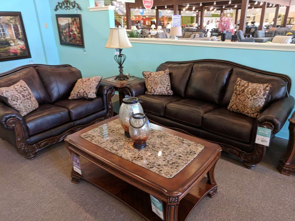 Raymour & Flanigan Furniture and Mattress Outlet | 1840 E Ridge Pike, Royersford, PA 19468, USA | Phone: (484) 902-1860