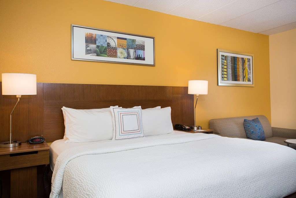 Fairfield Inn & Suites by Marriott Raynham Middleborough/Plymout | 4 Chalet Rd, Middleborough, MA 02346, USA | Phone: (508) 946-4000