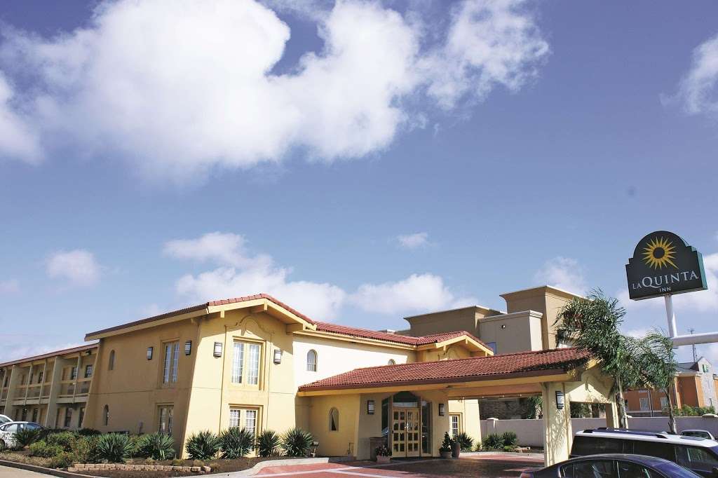 La Quinta Inn by Wyndham Clute Lake Jackson | 1126 South Hwy 332 West, Clute, TX 77531, USA | Phone: (979) 265-7461