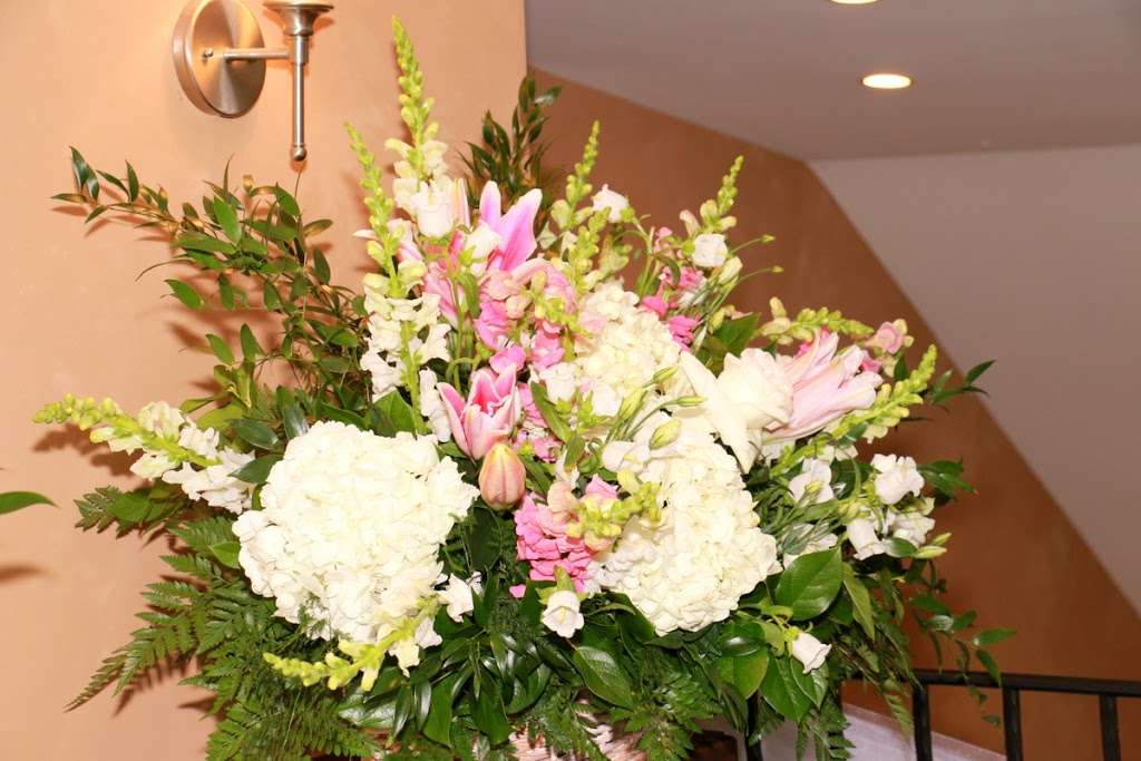 Ibranyi is Floral | 259 Stickles Pond Rd, Newton, NJ 07860, USA | Phone: (973) 579-7830