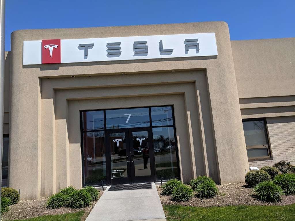 Tesla Service Center | 7 Aerial Way, Syosset, NY 11791, USA | Phone: (516) 864-0535