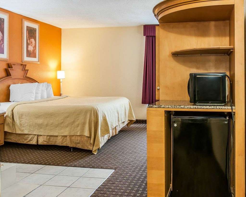 Quality Inn & Suites | 111 Lee Blvd, Shelbyville, IN 46176, USA | Phone: (317) 392-2299