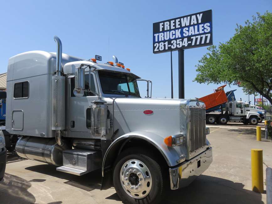 Freeway Truck Sales | 8022 East Fwy, Houston, TX 77029, USA | Phone: (281) 354-7777