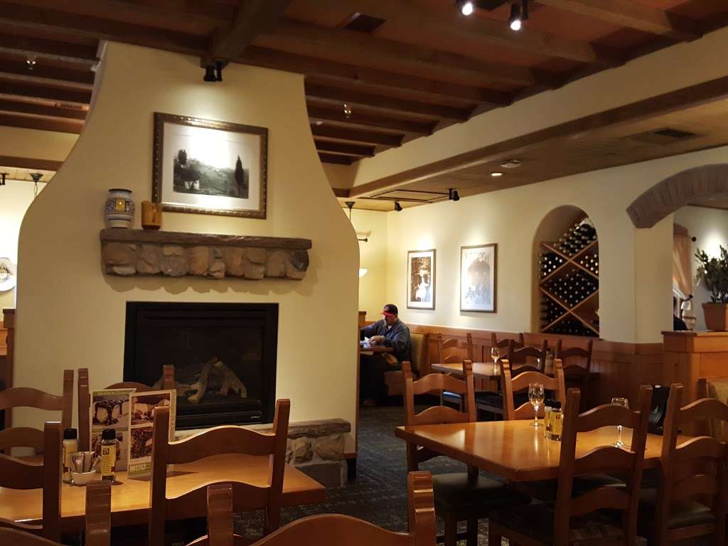 Olive Garden Italian Restaurant | 6744 Garth Rd, Baytown, TX 77521, USA | Phone: (281) 421-1939