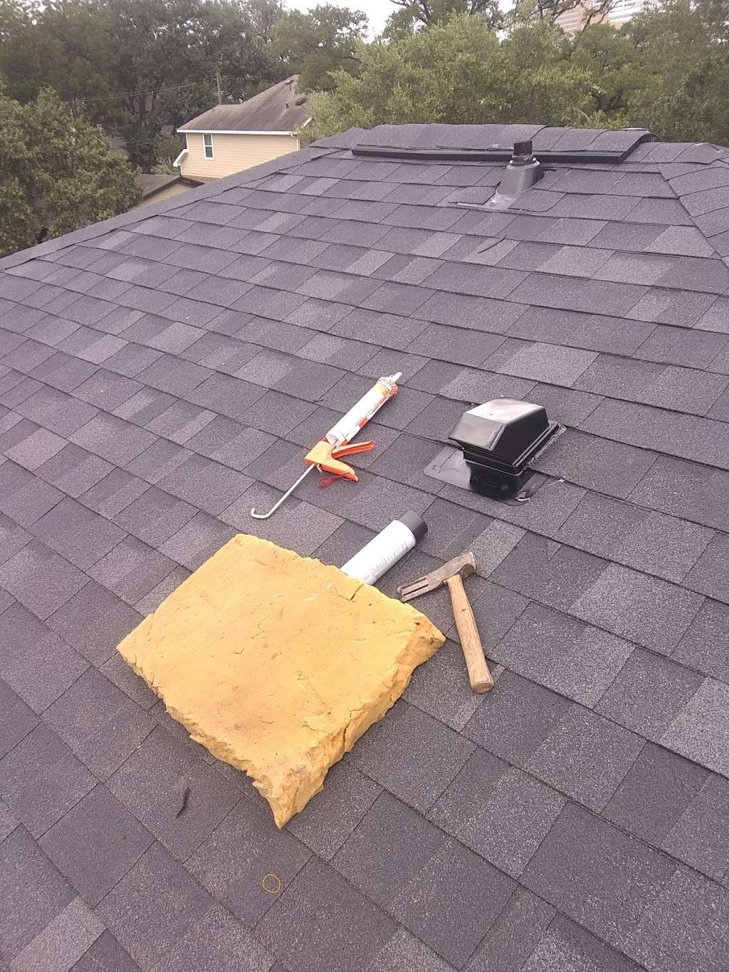 Covarrubias roofing services general construction | 10789 Oak Ln, Willis, TX 77318 | Phone: (936) 648-9729