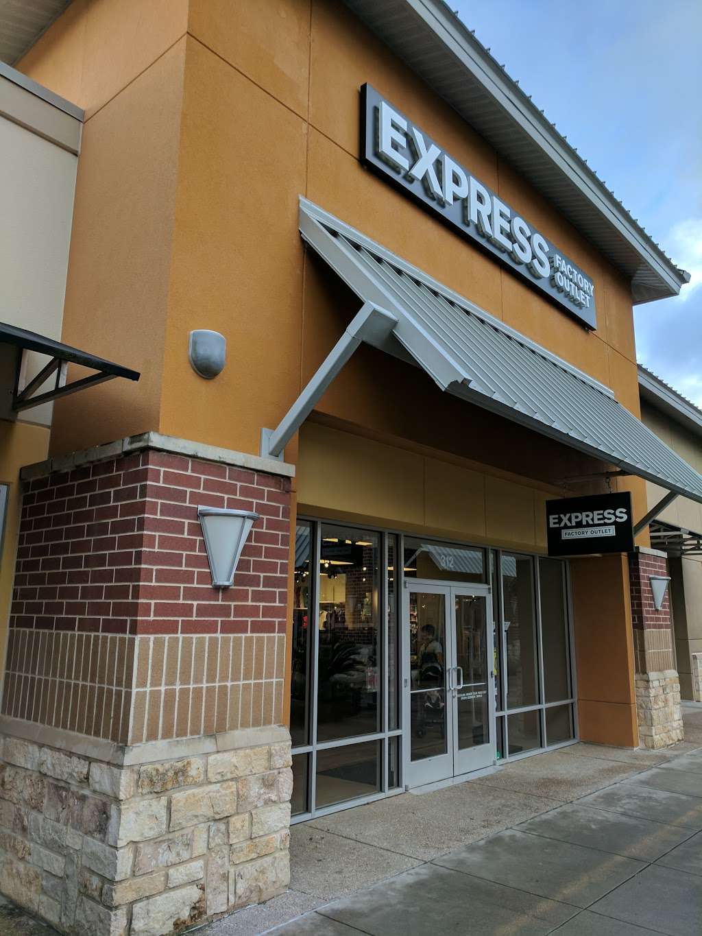 Express Factory Outlet | 29300 Hempstead Rd, Cypress, TX 77433 | Phone: (832) 497-4024