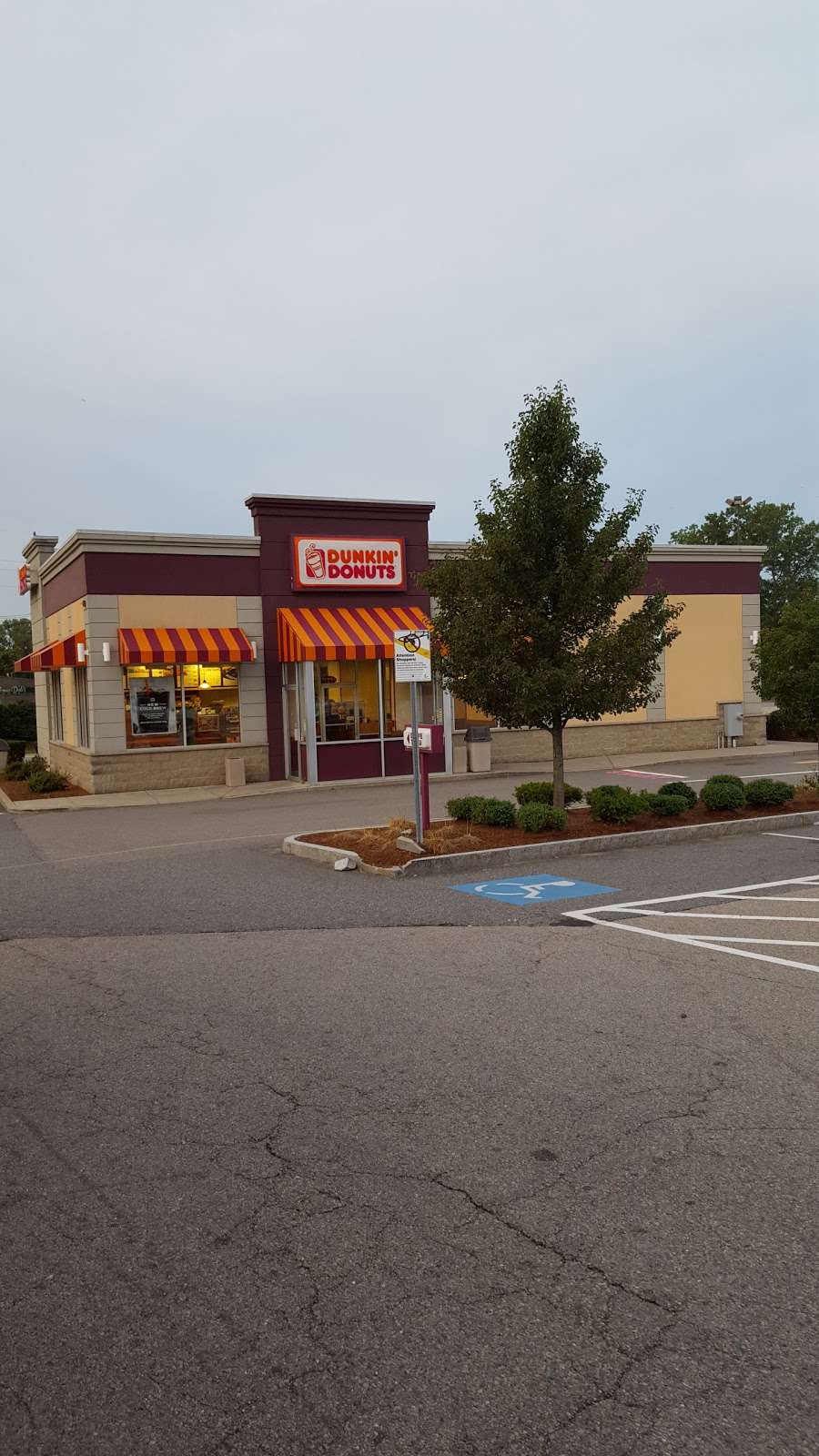 Dunkin | 245 E Ashland St, Brockton, MA 02302, USA | Phone: (508) 894-8057