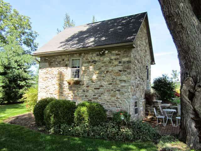 Olde Stone Guesthouse Bed & Breakfast | 1599 Swan Rd, Atglen, PA 19310, USA | Phone: (888) 642-9107