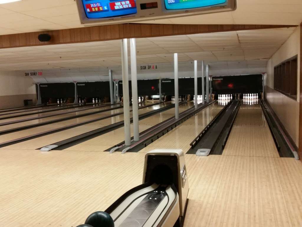 Eden Lanes - check website or FB for specific hours | 10159 W Cermak Rd, Westchester, IL 60154, USA | Phone: (708) 865-0515