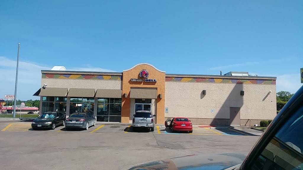 Taco Bell | 6162 Meadowbrook Dr, Fort Worth, TX 76112, USA | Phone: (817) 496-1634