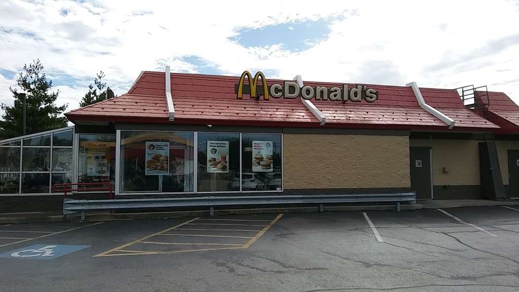 McDonalds | 2 S Broadway St, Coal City, IL 60416, USA | Phone: (815) 634-4412