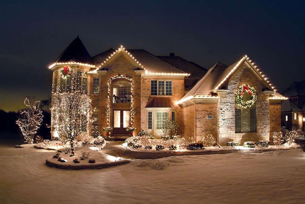 Christmas Lights Installation Mead, CO | 2860 Airport Dr, Erie, CO 80516 | Phone: (720) 573-2333