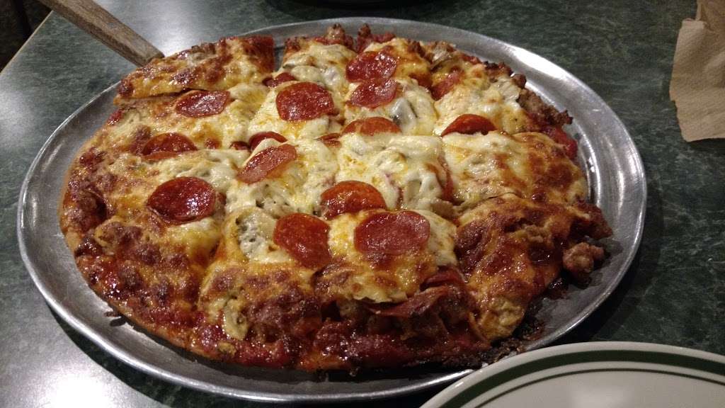 Beggars Pizza - Kedzie | 12700 S Kedzie Ave, Blue Island, IL 60406, USA | Phone: (708) 385-1234