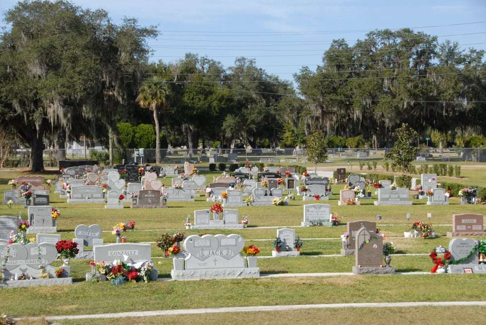 Osceola Memory Gardens Cemetery, Funeral Homes & Crematory | 1717 Old Boggy Creek Rd, Kissimmee, FL 34744 | Phone: (407) 847-2494