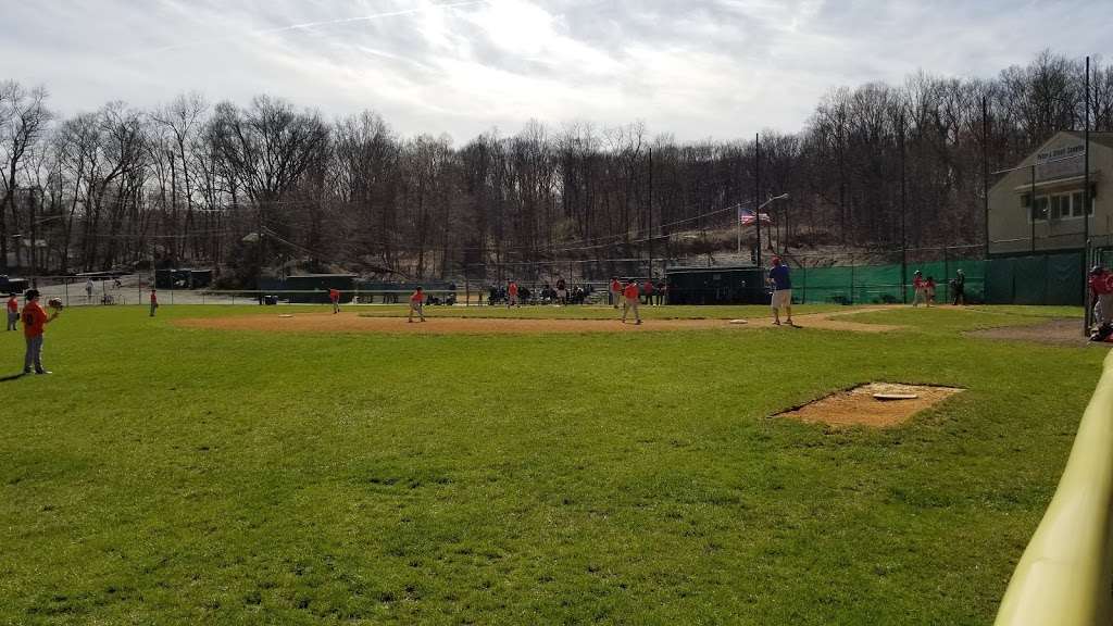 Livingston Softball Field | 39 N Ridge Rd, Livingston, NJ 07039, USA