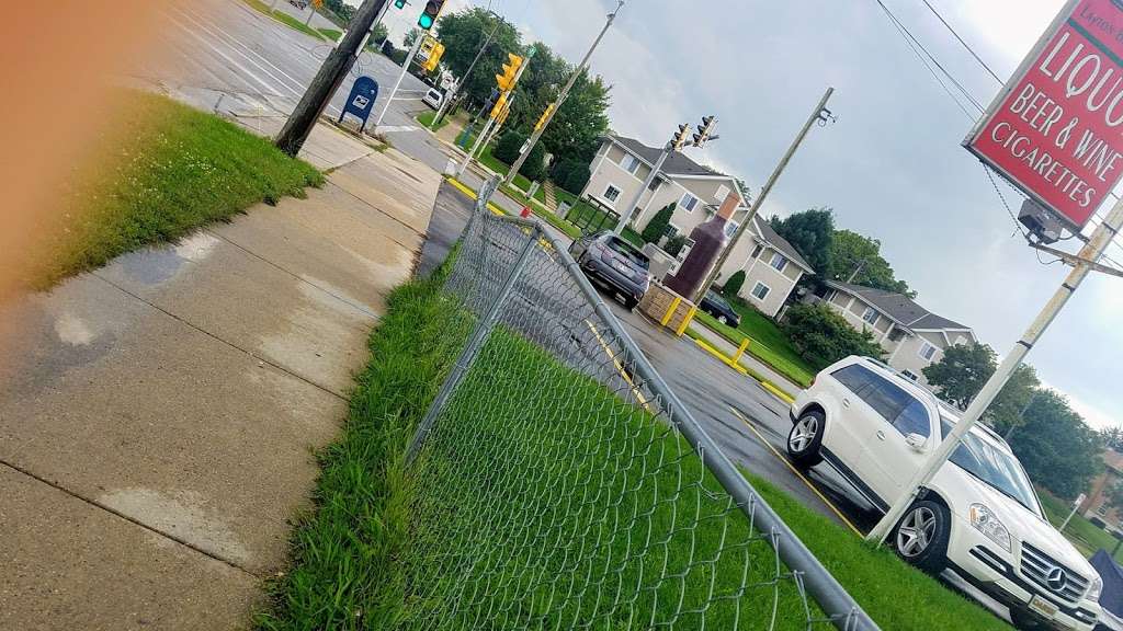 Layton Beer & Liquor | 2008 W Layton Ave #2703, Milwaukee, WI 53221, USA | Phone: (414) 282-8181