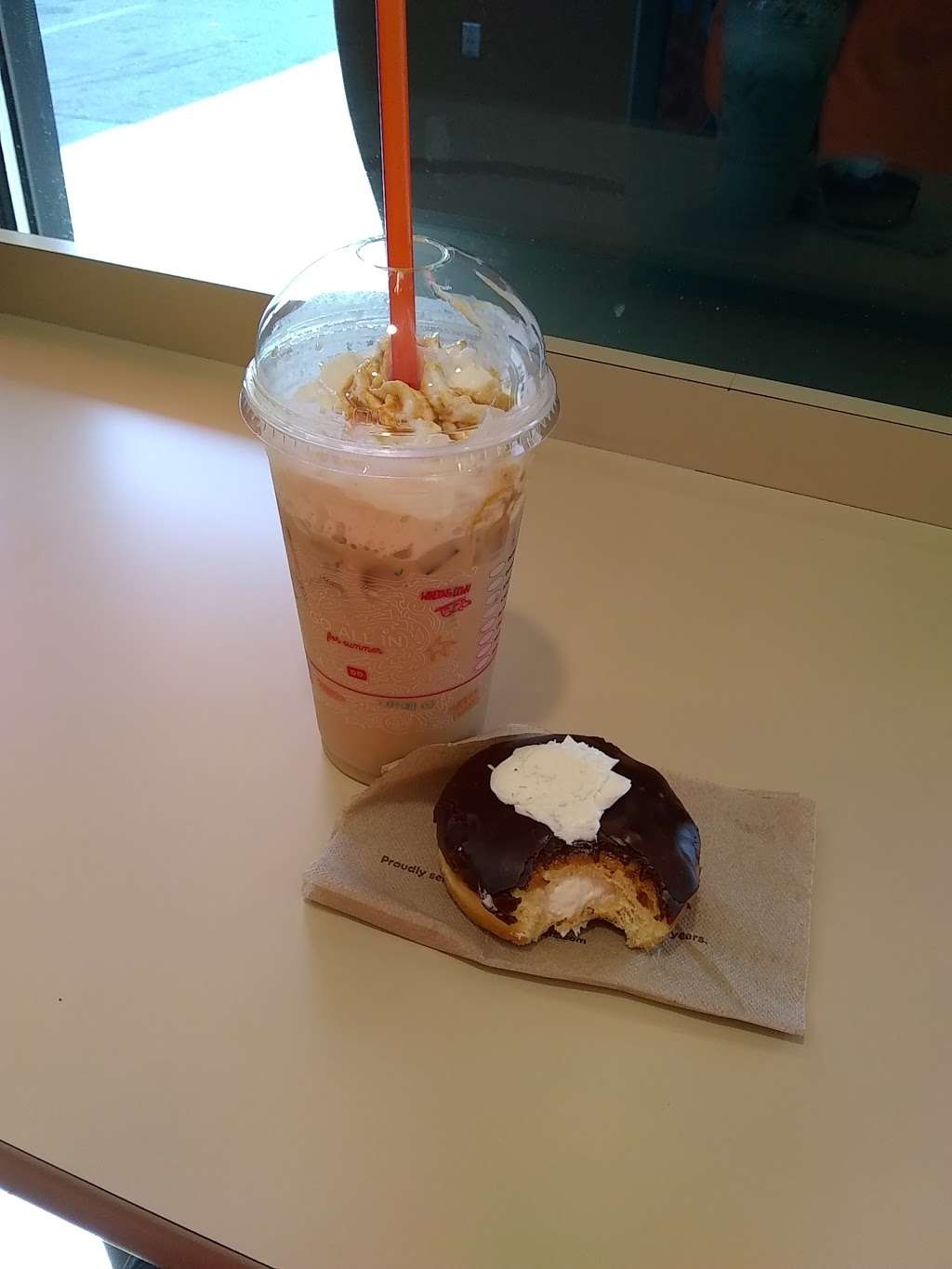 Dunkin | 956 16th St NE, Hickory, NC 28601, USA | Phone: (828) 304-0956