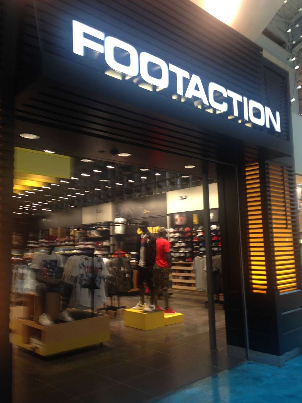 Footaction | 11401 NW 12th St Suite 270, Miami, FL 33172, USA | Phone: (305) 477-1996