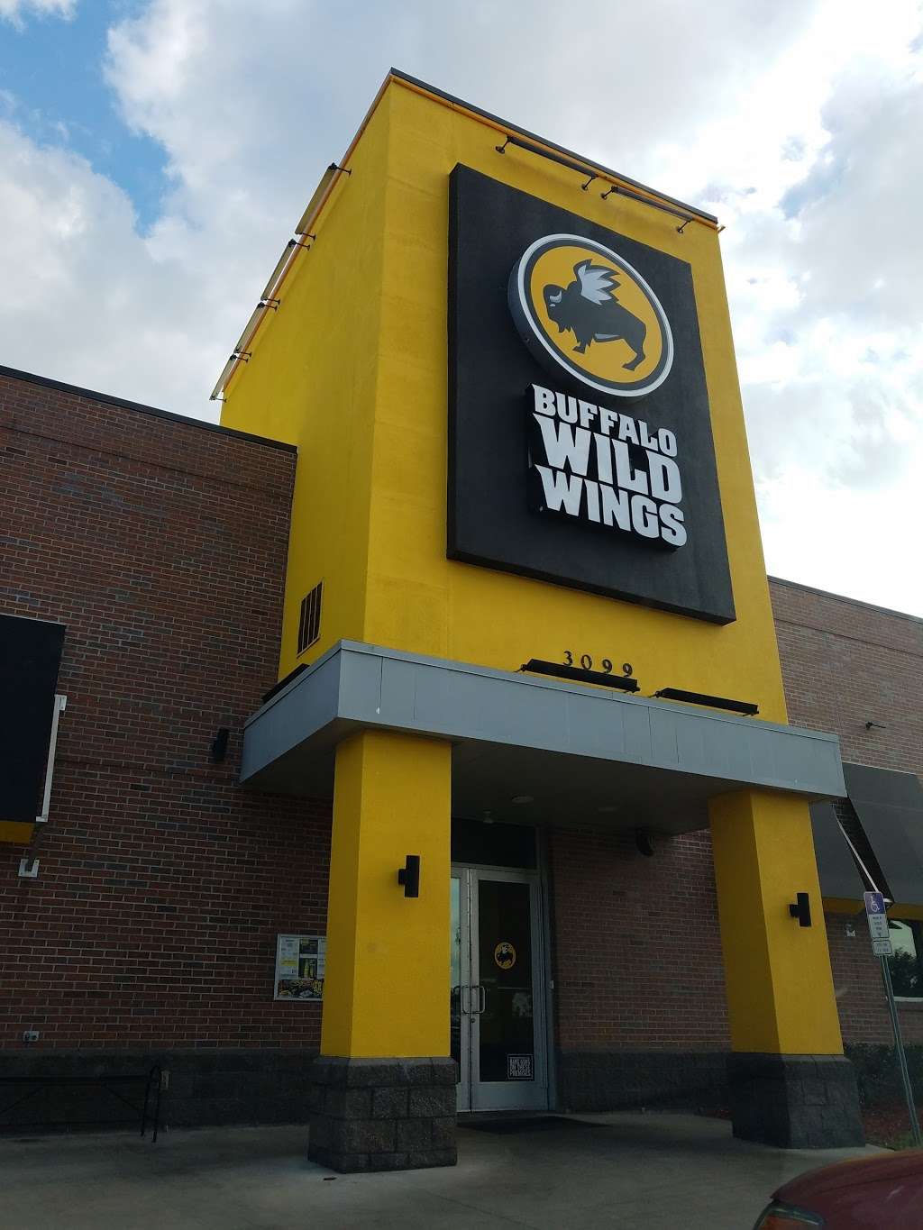 Buffalo Wild Wings | 3099 Formosa Gardens Blvd, Kissimmee, FL 34747, USA | Phone: (407) 397-1500