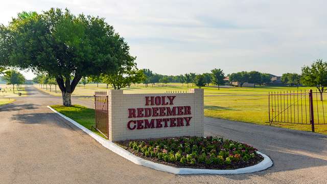 Holy Redeemer Cemetery | 1500 S Westmoreland Rd, DeSoto, TX 75115 | Phone: (972) 223-6554
