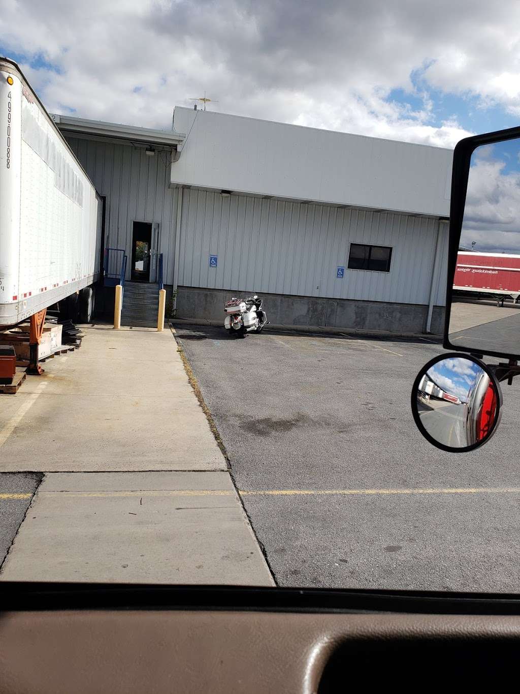 XPO Logistics | 445 Mason Dixon Rd, Greencastle, PA 17225, USA | Phone: (717) 788-4840