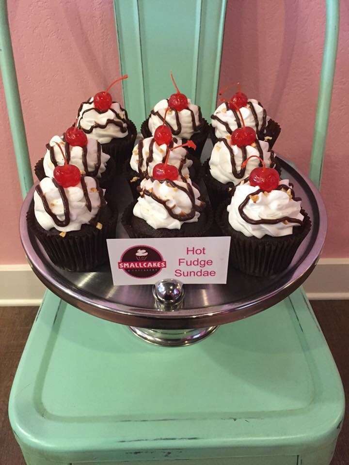 Smallcakes Cupcakery | 1279 N Emerson Ave D, Greenwood, IN 46143, USA | Phone: (317) 881-6990