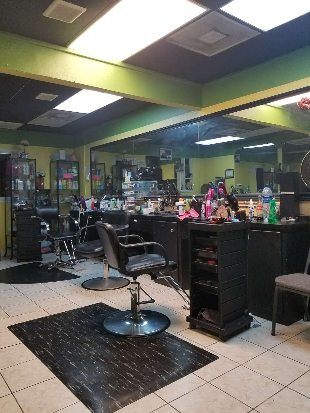 R.V. Hair Salon | 102 S Allen-Genoa Rd Ste C, South Houston, TX 77587, USA | Phone: (832) 577-9730