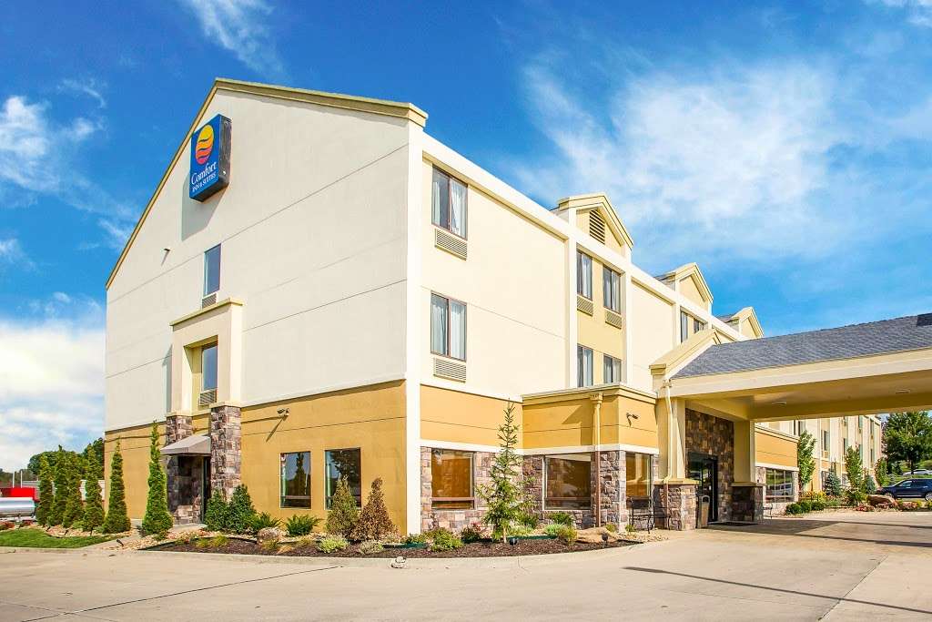 Comfort Inn & Suites Kansas City - Northeast | 7300 NE Parvin Rd, Kansas City, MO 64117, USA | Phone: (816) 454-3500