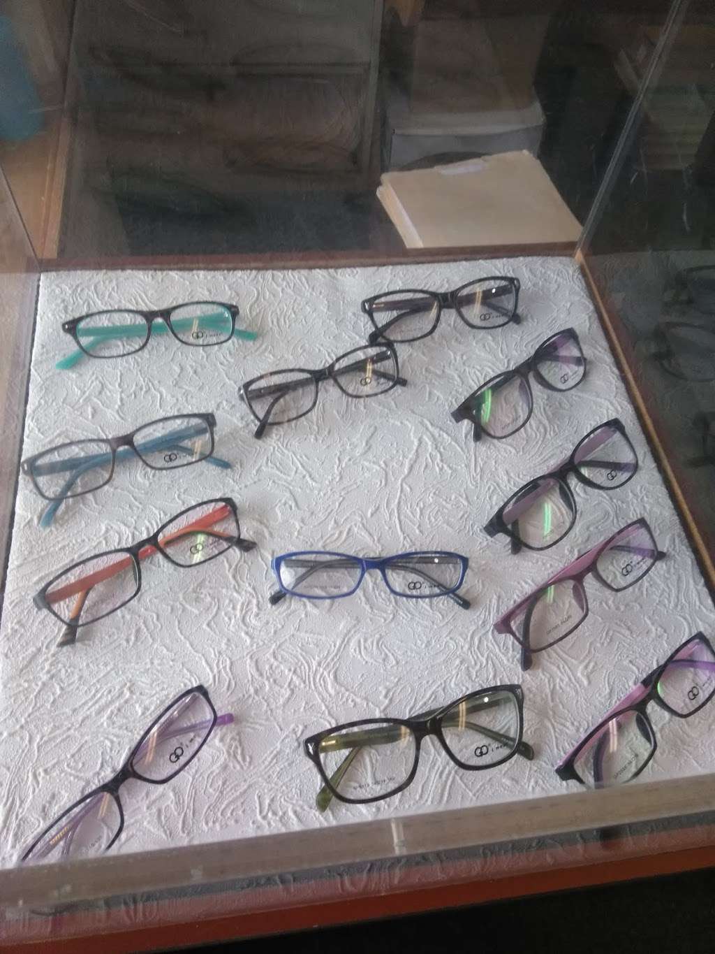 Eye Care For the Family Inc | 521 W Olney Ave, Philadelphia, PA 19120 | Phone: (215) 224-2347