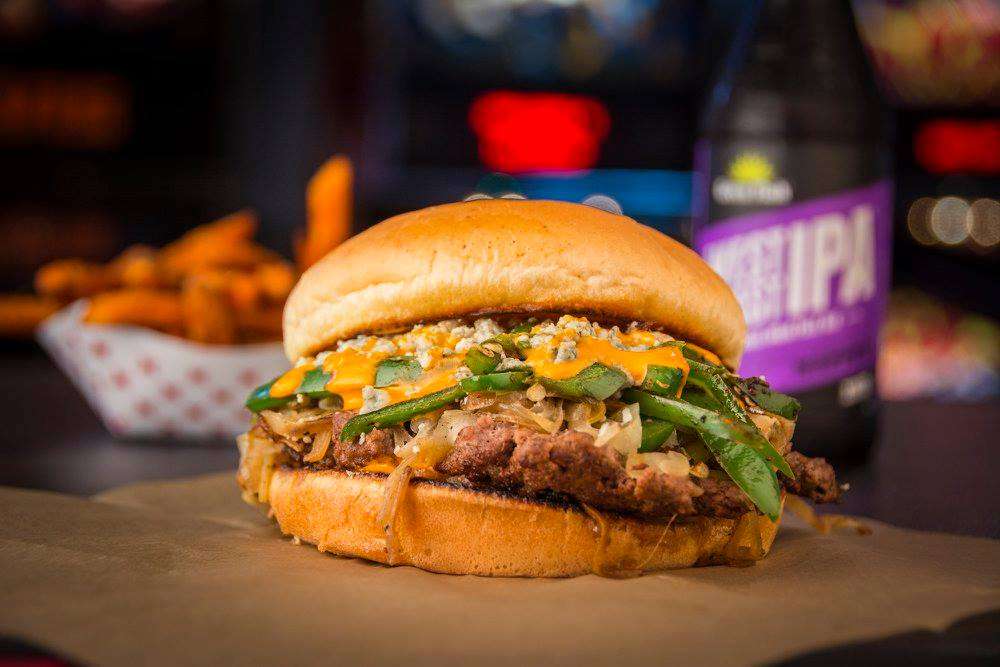 Smittys Garage Burger and Beer | 8811 State Line Rd, Kansas City, MO 64114 | Phone: (816) 731-1455