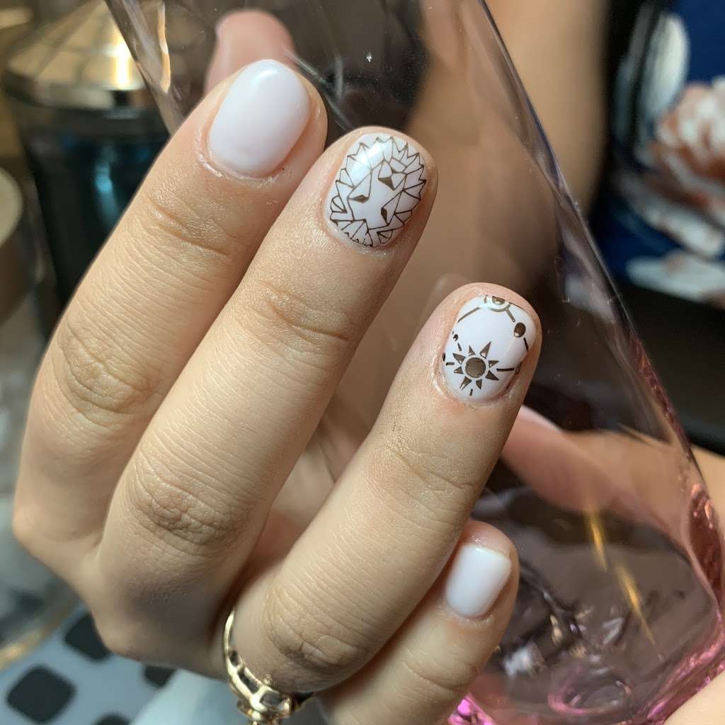 Bella Cristies Wax & Nail Co. | 4270 Aloma Ave Suite 109, Winter Park, FL 32792 | Phone: (407) 867-8891