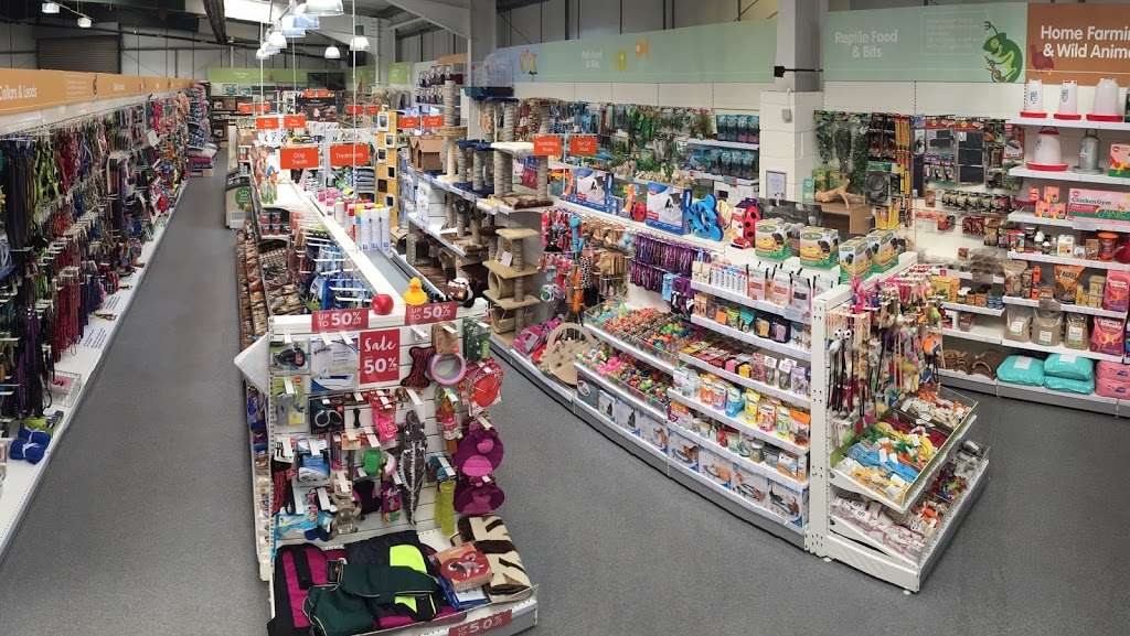 Pets Corner Paddock Wood | Maidstone Rd, Paddock Wood, Tonbridge TN12 6QJ, UK | Phone: 01892 835655