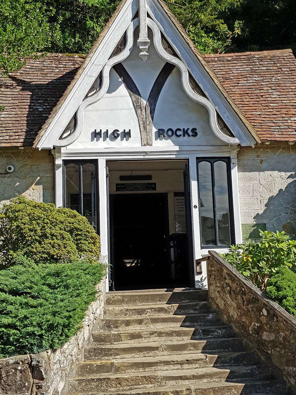 High Rocks | High Rocks Ln, Tunbridge Wells TN3 9JJ, UK | Phone: 01892 515532